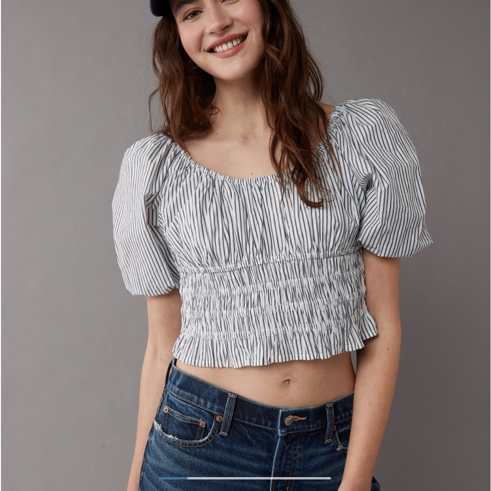 American Eagle Ruched Puff Sleeve Top